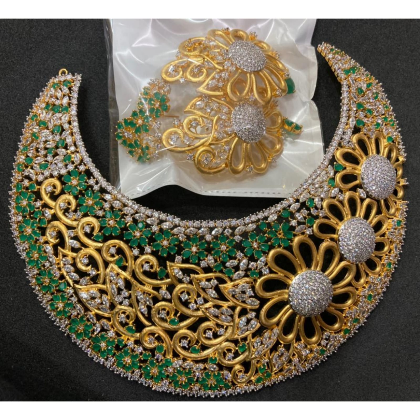 Queen Aminah Premium Luxury Necklace Set with Gemstones